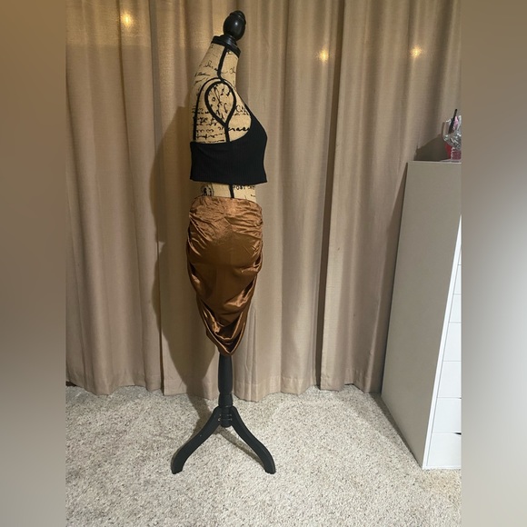 New LUSH ruched pencil skirt - Picture 5 of 14